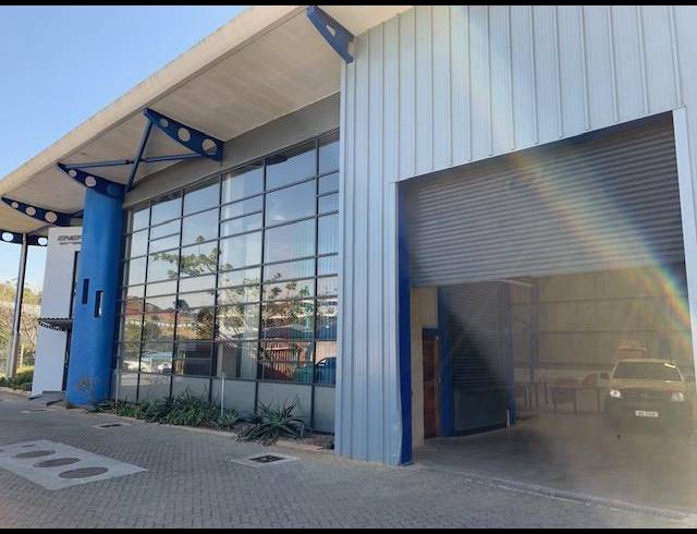 909M² WAREHOUSE FOR SALE IN MAXMEAD